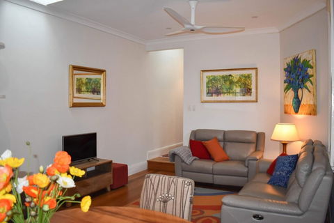 Cosy Erko 2 Bedroom Home On Edge Of Sydney City Centre - Hervey Bay Accommodation 3