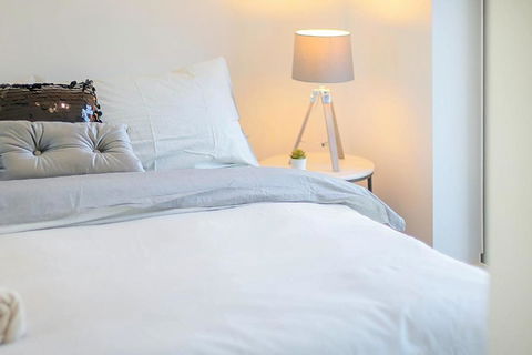 A Cozy & Stylish Suite Near Melbourne Central - Hervey Bay Accommodation 2