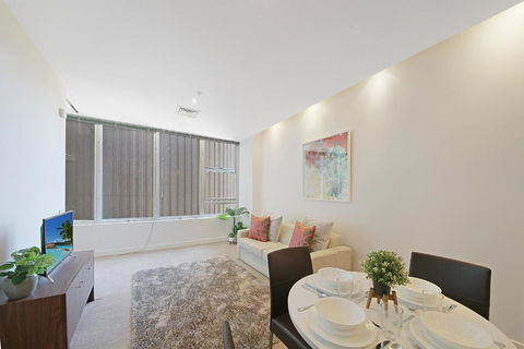 A Comfy & Central 2BR Apt Near Flinders Station - Hervey Bay Accommodation 5