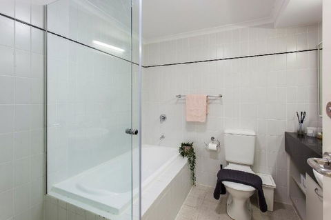 A Comfy 2BR Home Top Location FREE Parking - Hervey Bay Accommodation 5