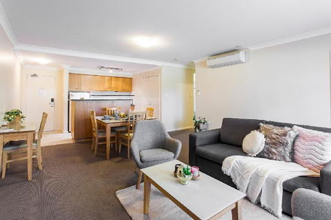 A Comfy 2BR Home Top Location FREE Parking - Hervey Bay Accommodation 3