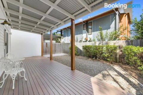 Mudjimba Island Beach House - Tourism Hervey Bay 5