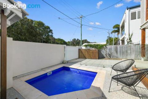 Mudjimba Island Beach House - Tourism Hervey Bay 1