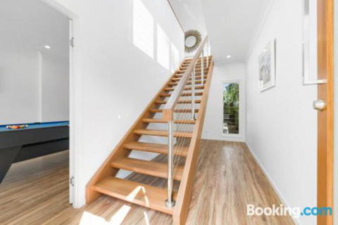 Mudjimba Island Beach House - Tourism Hervey Bay 2