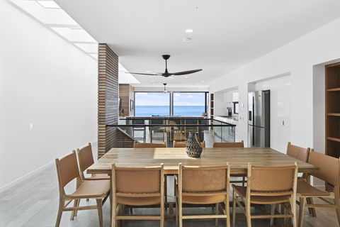 Apollo Bay Beach House - Hervey Bay Accommodation 5