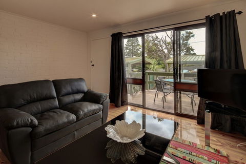 Malseeds - Tourism Hervey Bay 0