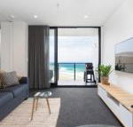 Luxury Beachfront Apartment in Newcastle - Hervey Bay Accommodation