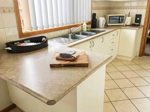 Rye 1 Sleeps 10 Great Weekender FREE WINE NETFLIX - Tourism Hervey Bay 1