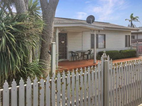 Rye 1 Sleeps 10 Great Weekender FREE WINE NETFLIX - Tourism Hervey Bay 5