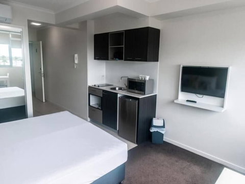 Airtrip Apartments On River Street - Hervey Bay Accommodation 2