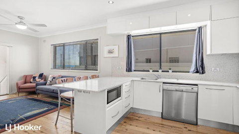 Yacaaba Beautiful Waterfront Location - Hervey Bay Accommodation 6