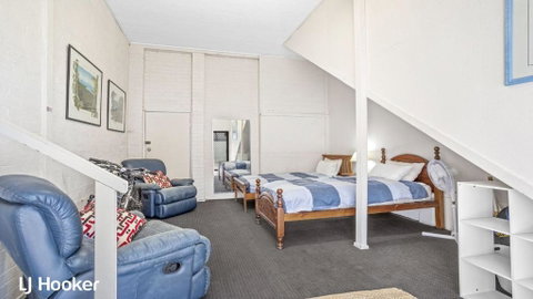 Yacaaba Beautiful Waterfront Location - Hervey Bay Accommodation 4