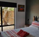 Red Ochre  Large 1BR with Private Courtyard - Hervey Bay Accommodation