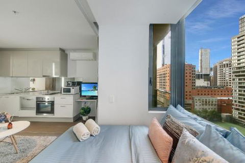 A Stylish & Cozy Studio Next To Southern Cross - Hervey Bay Accommodation 1