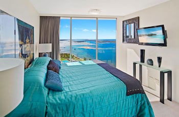 Luxury 3BR Apt With Incredible Views - Hervey Bay Accommodation 4
