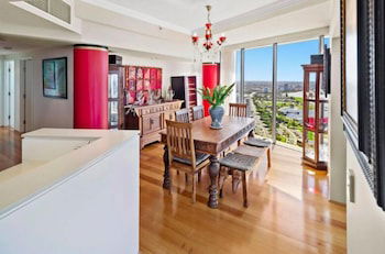 Luxury 3BR Apt With Incredible Views - Hervey Bay Accommodation 0
