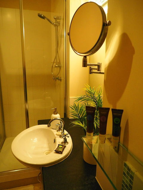 Master Suite With Private Entrance - Hervey Bay Accommodation 3