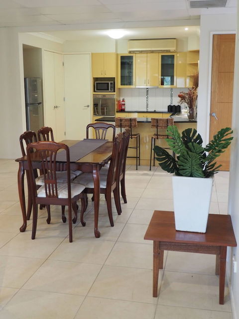 Master Suite With Private Entrance - Hervey Bay Accommodation 2
