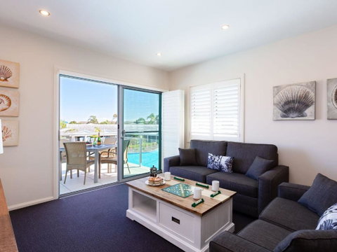 Oaks Pacific Blue 278 265 Sandy Point Road - Hervey Bay Accommodation 4