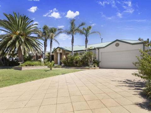 DIAMOND BAY RETREAT SORRENTO - Tourism Hervey Bay 4