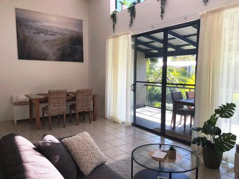 Baden 86 Rainbow Shores Walk To Beach Top Floor Air Conditioned Unit - Hervey Bay Accommodation 0