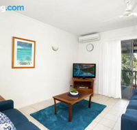 Baden 51 Rainbow Shores Air conditioned Walk to Beach Swimming Pools - Hervey Bay Accommodation