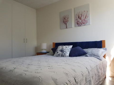 Kings Beach Ocean Front Views Private Balcony Overlooking Kings Beach - Hervey Bay Accommodation 6