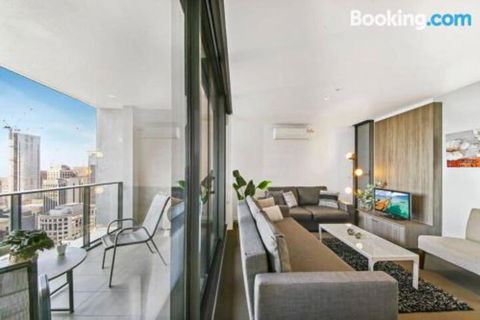 An Exquisite 2BR Apt With Stunning City Views - Hervey Bay Accommodation 2