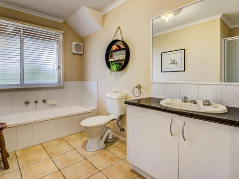 Art House - Hervey Bay Accommodation 1