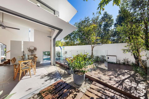 Ultimate Light & Space Noosa Heads - Hervey Bay Accommodation 4