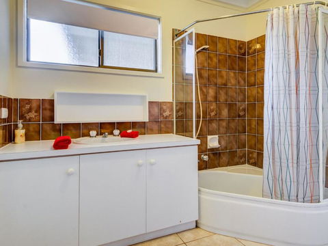 Cuttriss By The Beach - Hervey Bay Accommodation 4