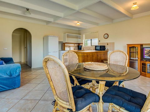 Cuttriss By The Beach - Hervey Bay Accommodation 5