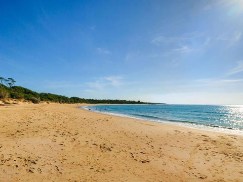 Hakea Bush Cabin - Tourism Hervey Bay 1