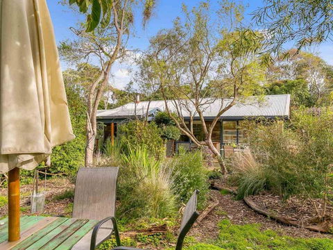Hakea Bush Cabin - Tourism Hervey Bay 5