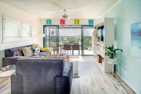 Coolum Beach 3 Level Townhouse Private Rooftop Terrace Spa Overlooking Mount Coolum - Hervey Bay Accommodation 2
