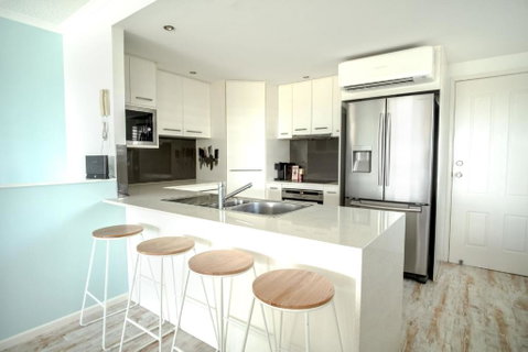 Coolum Beach 3 Level Townhouse Private Rooftop Terrace Spa Overlooking Mount Coolum - Hervey Bay Accommodation 3