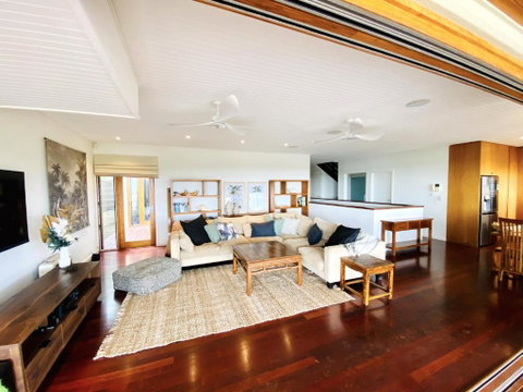 Sundecks - Hervey Bay Accommodation 2