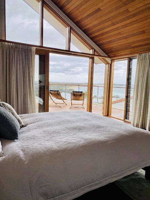 Sundecks - Hervey Bay Accommodation 5