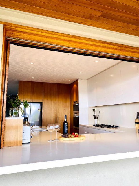 Sundecks - Hervey Bay Accommodation 6