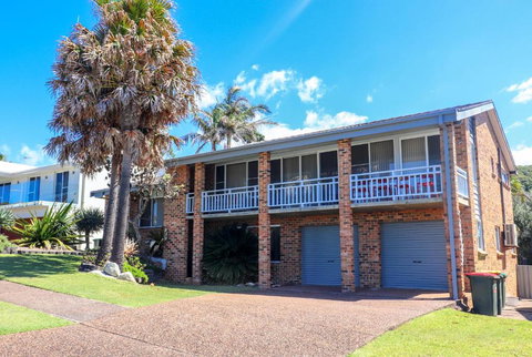 Oceanview BeachHouse - Hervey Bay Accommodation 5
