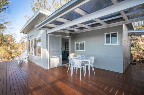 Home On The Water 21 Evans St. Lake Conjola - Tourism Hervey Bay 6