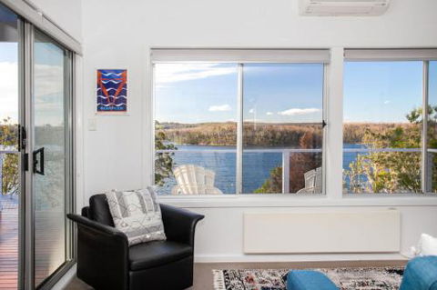 Home On The Water 21 Evans St. Lake Conjola - Tourism Hervey Bay 5