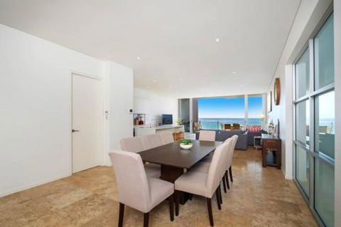 Beach & Ocean Front Penthouse With Wifi & Parking - Hervey Bay Accommodation 4