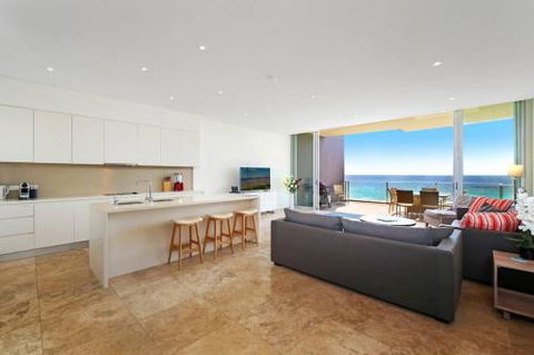 Beach & Ocean Front Penthouse With Wifi & Parking - Hervey Bay Accommodation 6