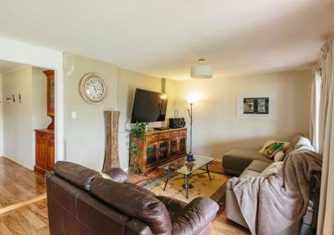 Comfortable Outdoor Entertaining Lake Walks - Hervey Bay Accommodation 4