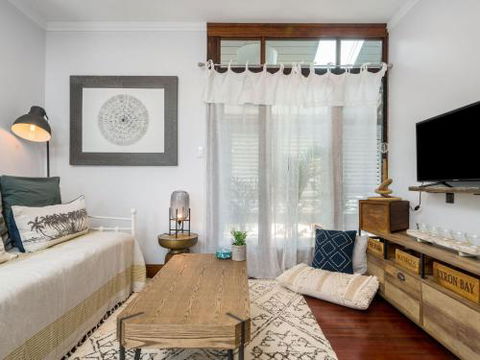 Black Beauty Studio - Hervey Bay Accommodation 6