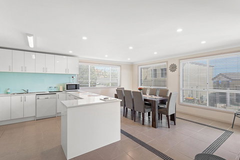 Harbourview 4 - Hervey Bay Accommodation 1