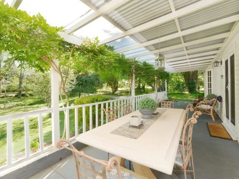 Redwood Cottage Burradoo Getaway Southern Highlands 4pm Check Out Sunday - Hervey Bay Accommodation 1