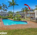 Amazing waterfront location pool beach water views tropical gardens - Hervey Bay Accommodation