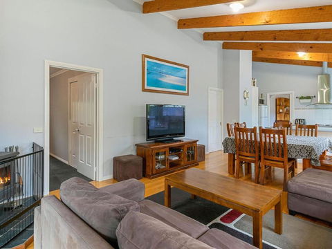 Red Rocks Villa - Hervey Bay Accommodation 5